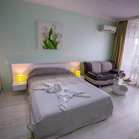 Aparthotel Bahami 3*