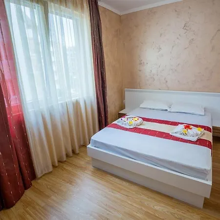 Aparthotel Bahami 3*