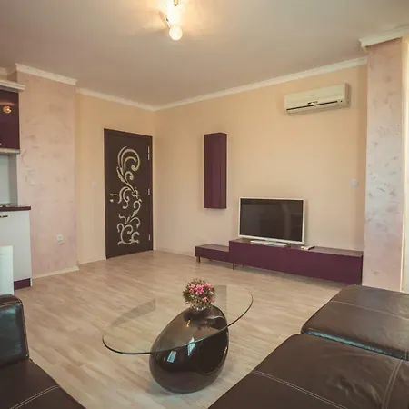 Bahami Aparthotel 3*