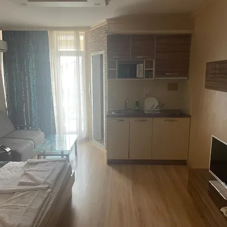 Aparthotel Bahami 3*